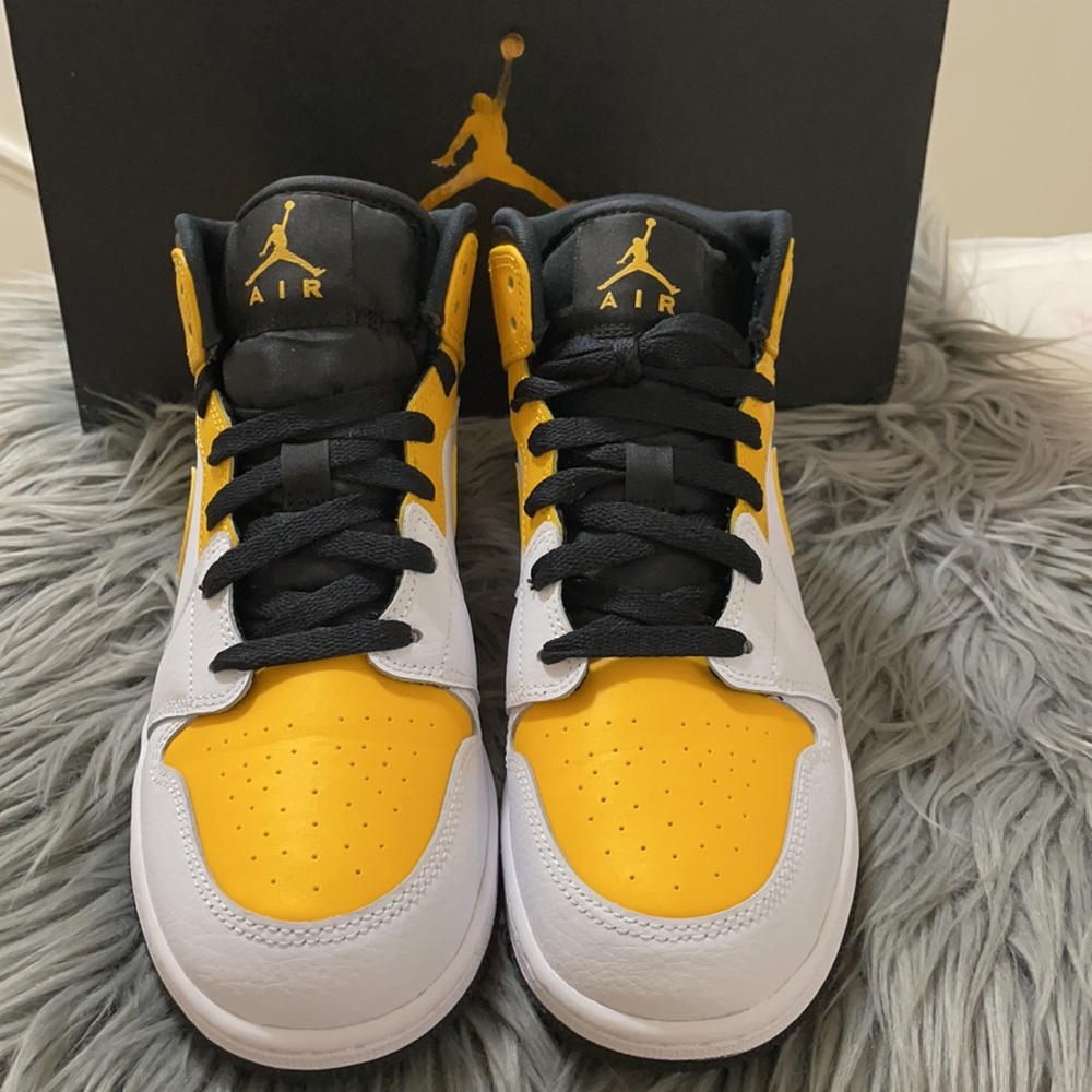 NIB! Nike AIR JORDAN sz 5.5Y - Picture 4 of 6